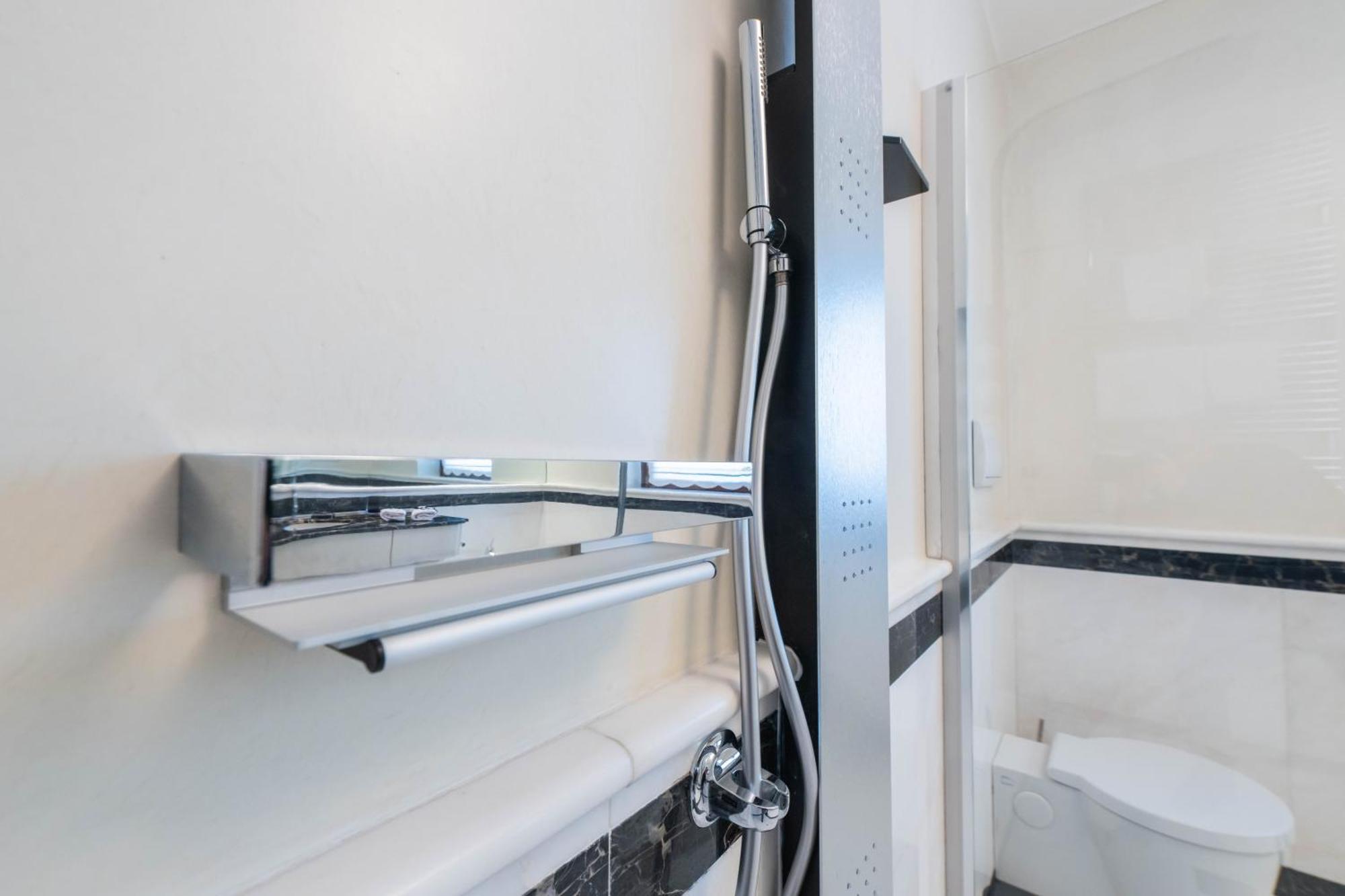 Airport Bea Rooms Azzano San Paolo Exterior foto