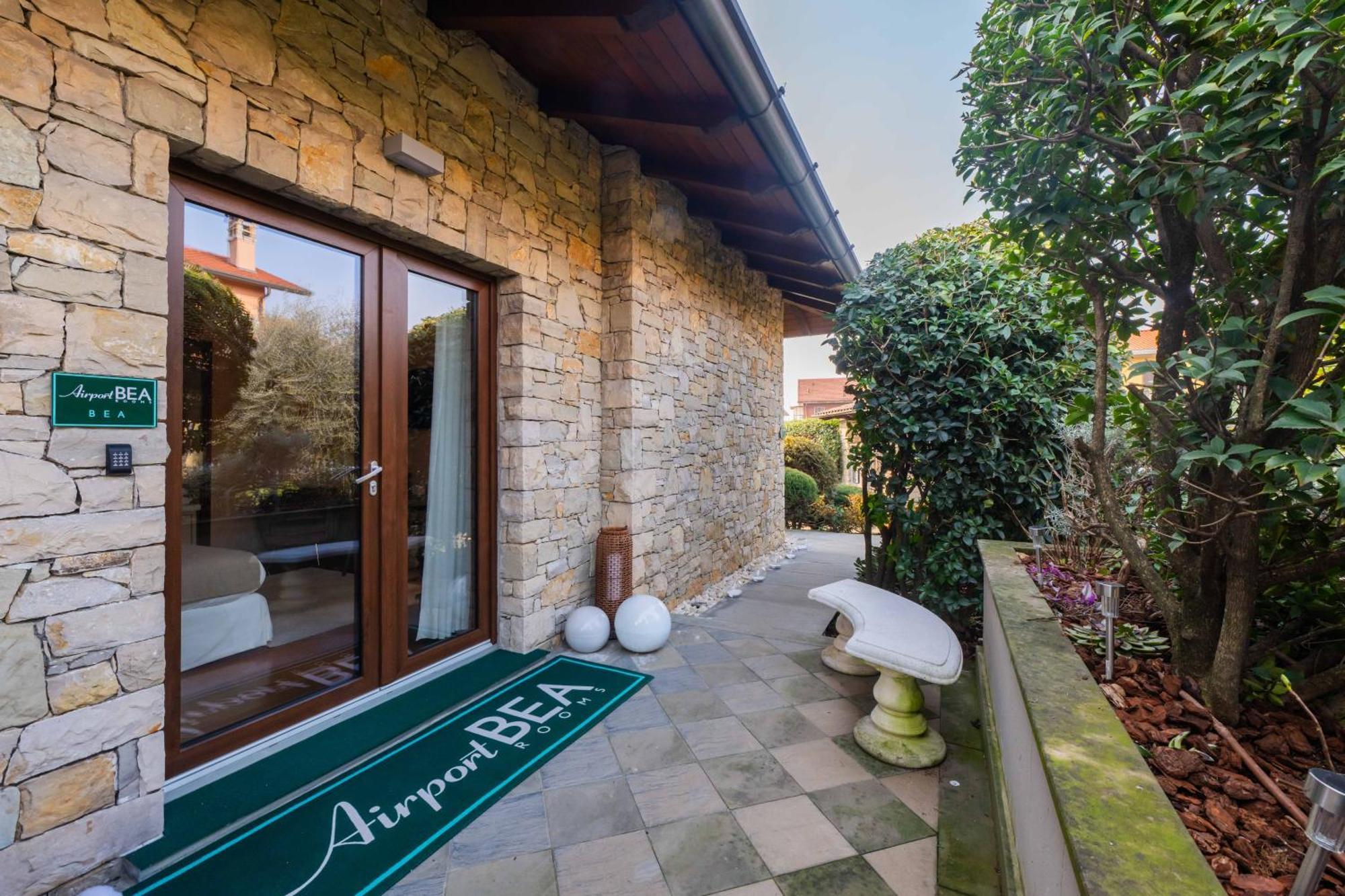 Airport Bea Rooms Azzano San Paolo Exterior foto